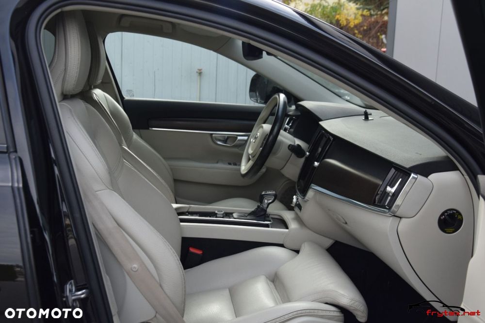 Volvo V90 Cross Country - 21