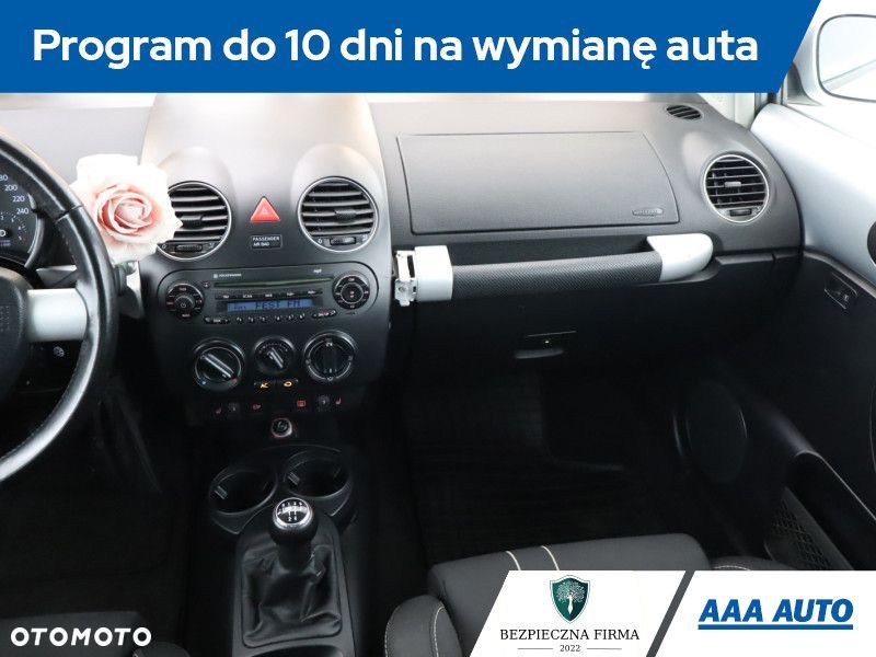 Volkswagen New Beetle - 9