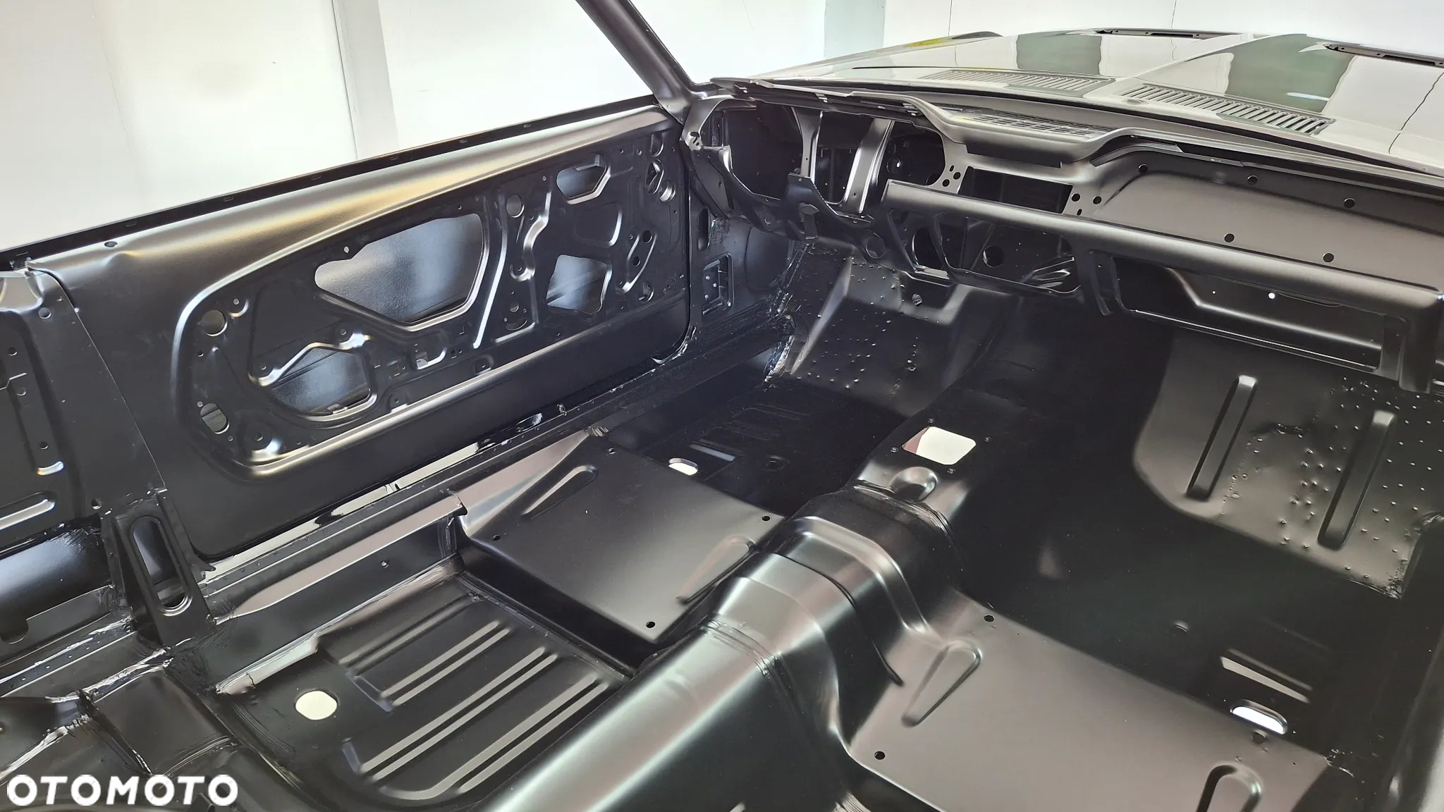 Ford Mustang - 8