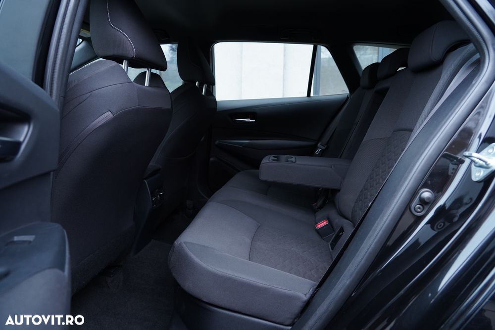 Toyota Corolla 1.8 HSD Business - 19