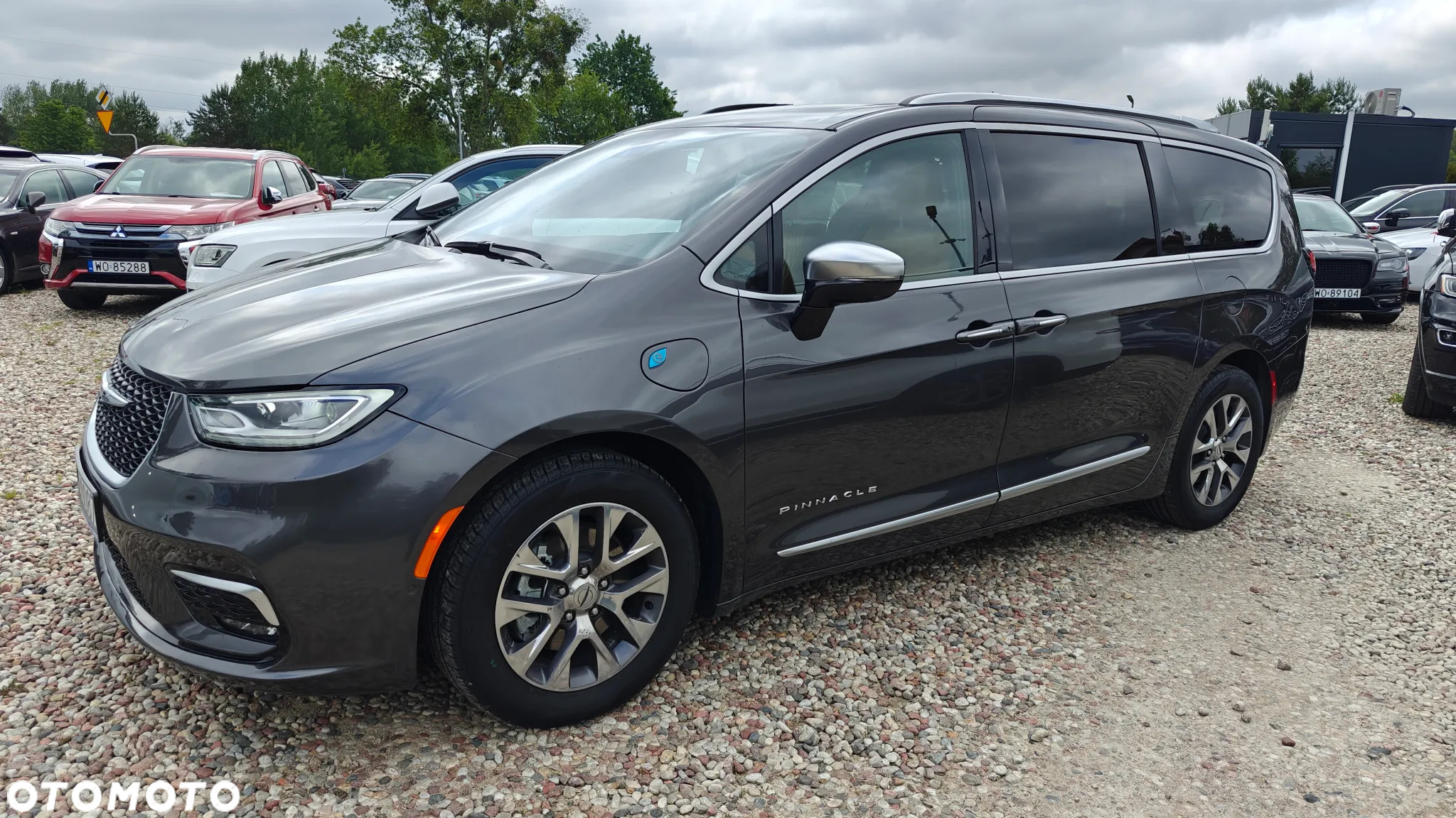 Chrysler Pacifica - 2