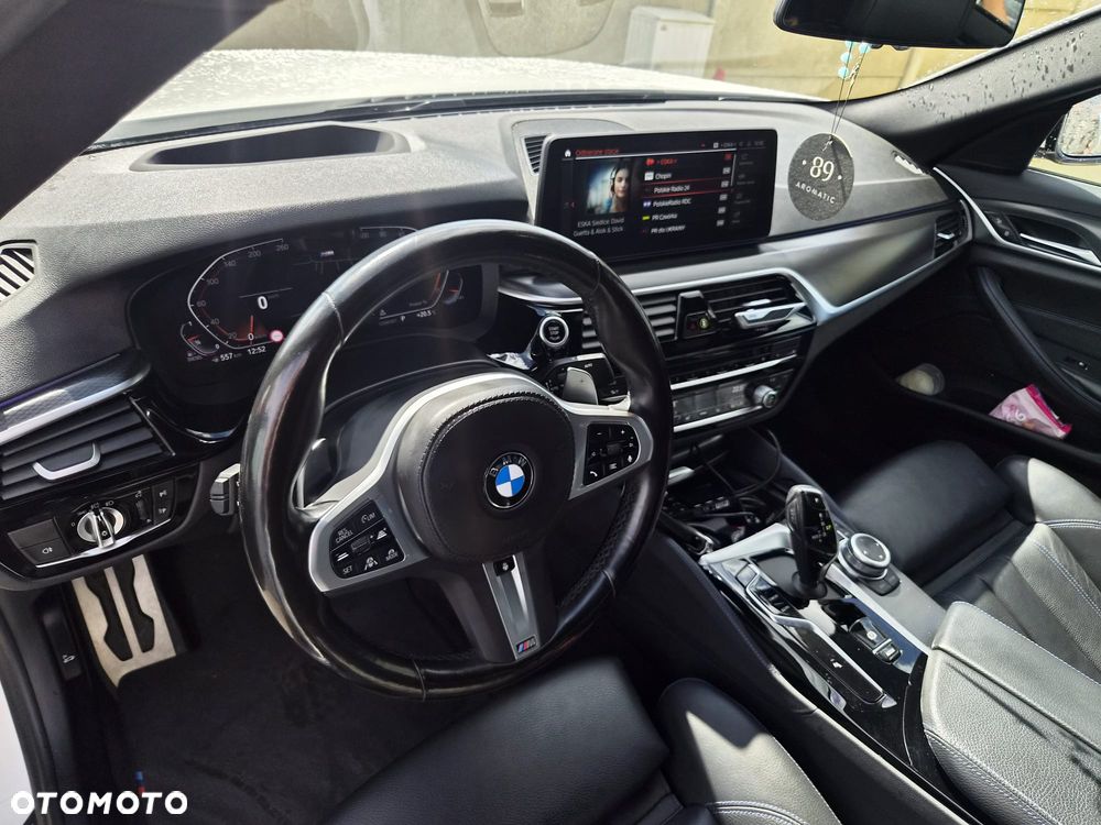 BMW Seria 5 530d xDrive mHEV M Sport sport - 7