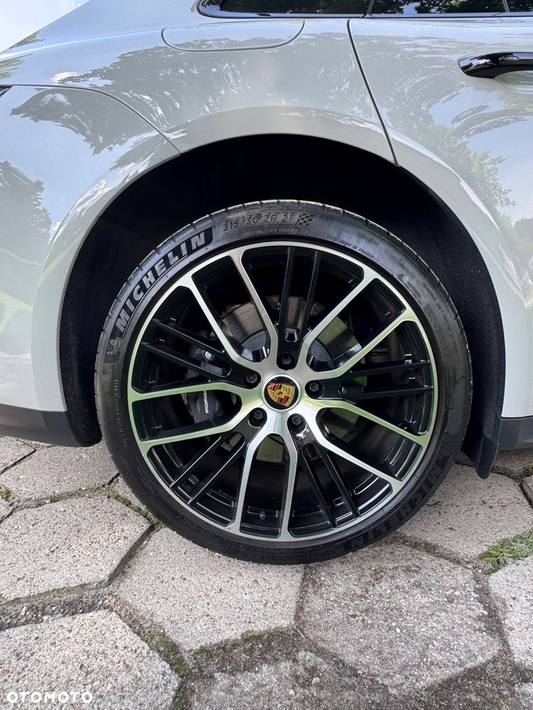 Porsche Panamera 4 E-Hybrid Platinum Edition - 17