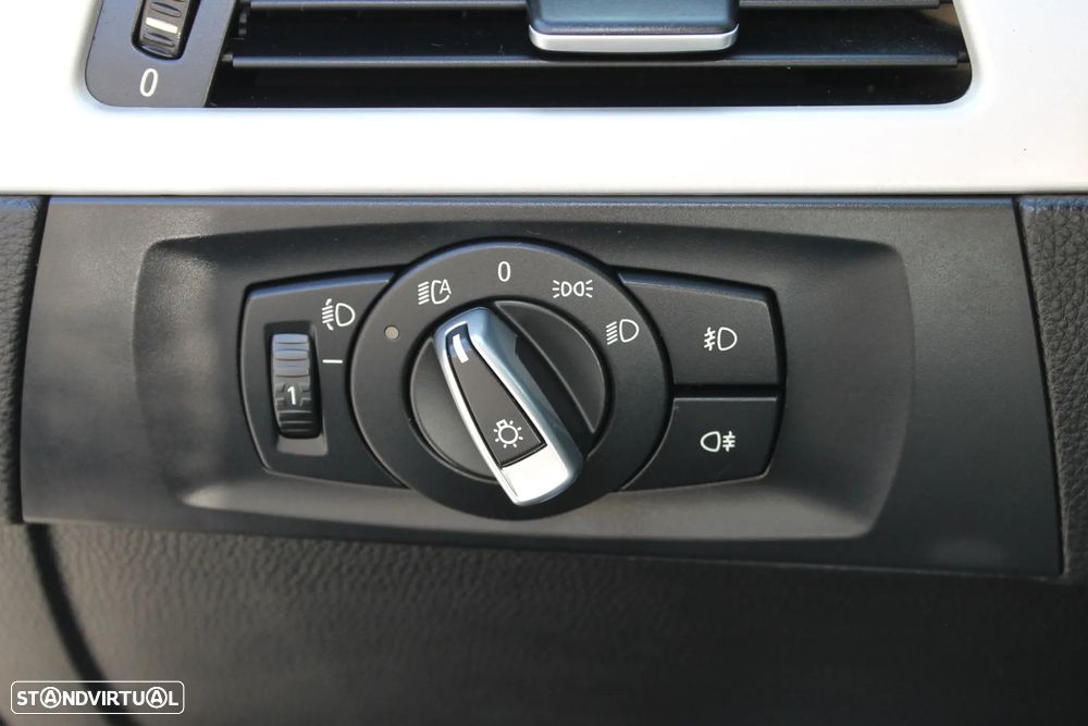 BMW 318 d Navigation - 22