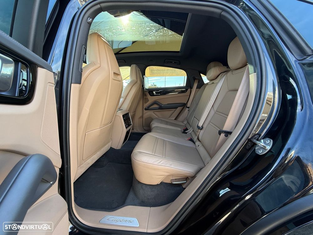 Porsche Cayenne Coupé E-Hybrid Platinum Edition - 34