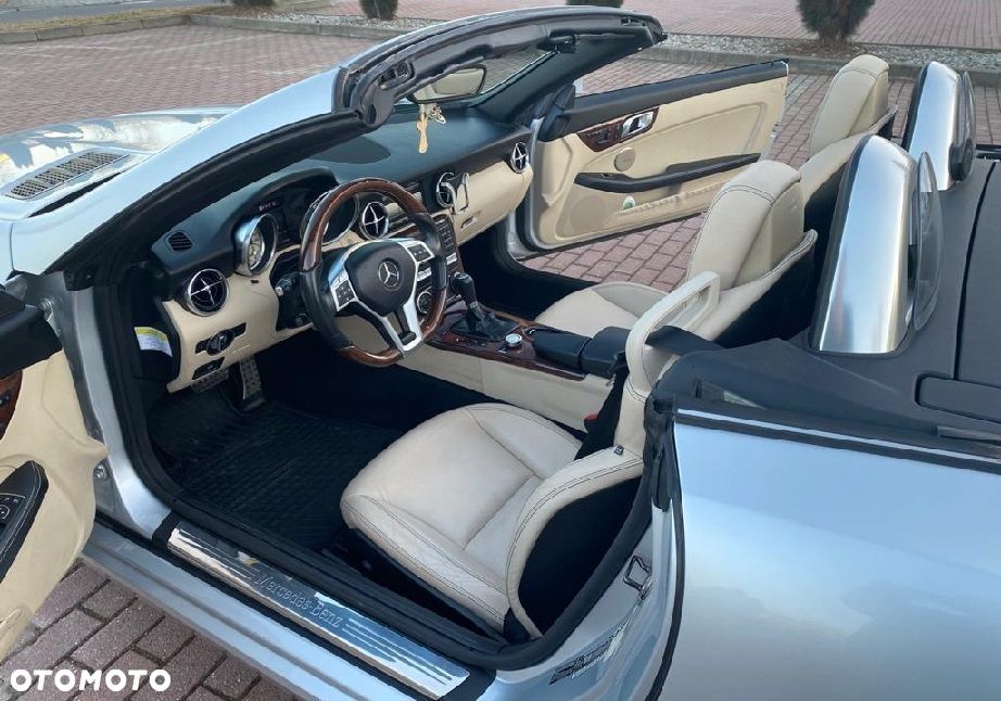 Mercedes-Benz SLK 250 CGI - 20