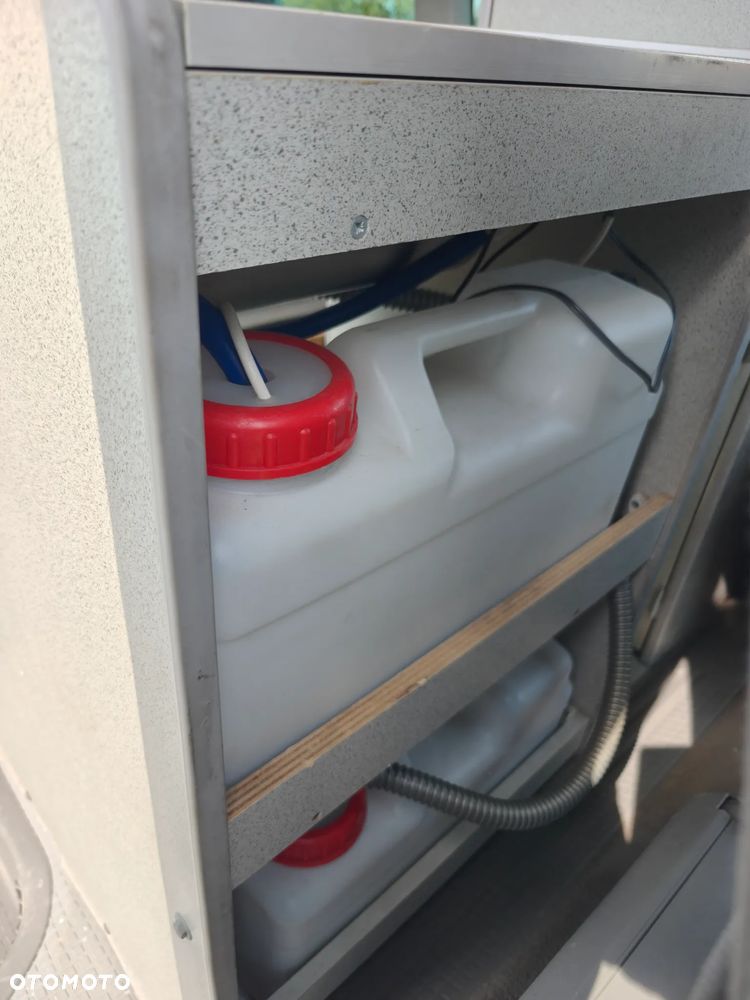 Volkswagen Multivan - 9