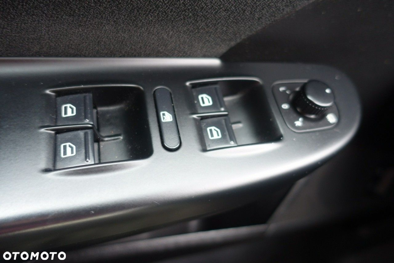Volkswagen Passat - 19