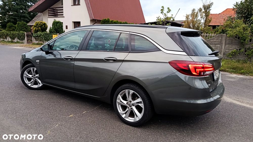 Opel Astra 1.4 Turbo 120 Jahre - 11