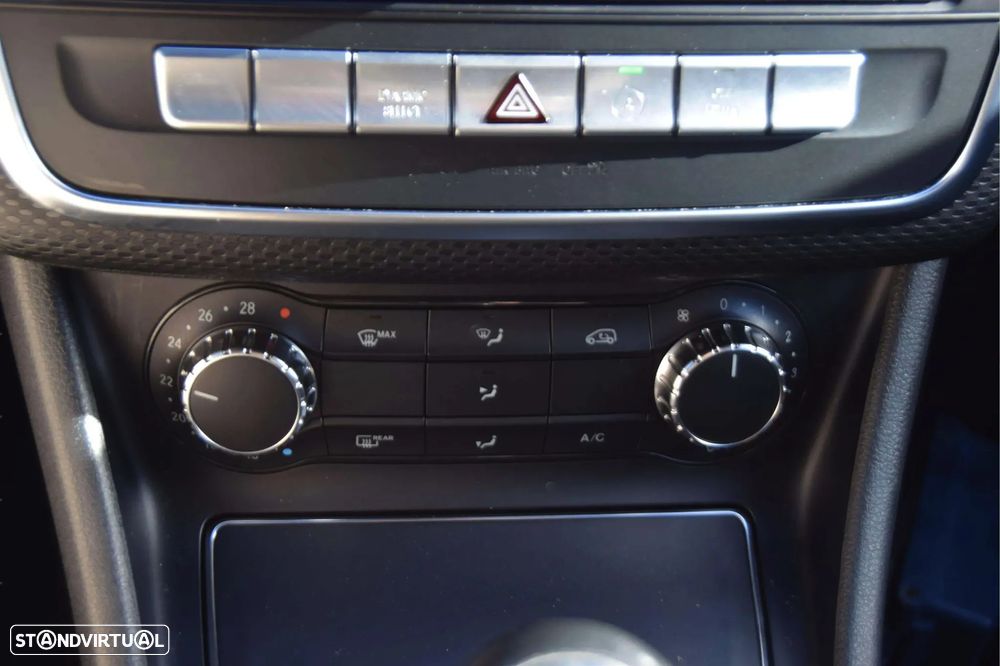 Mercedes-Benz A 180 d AMG Line - 21