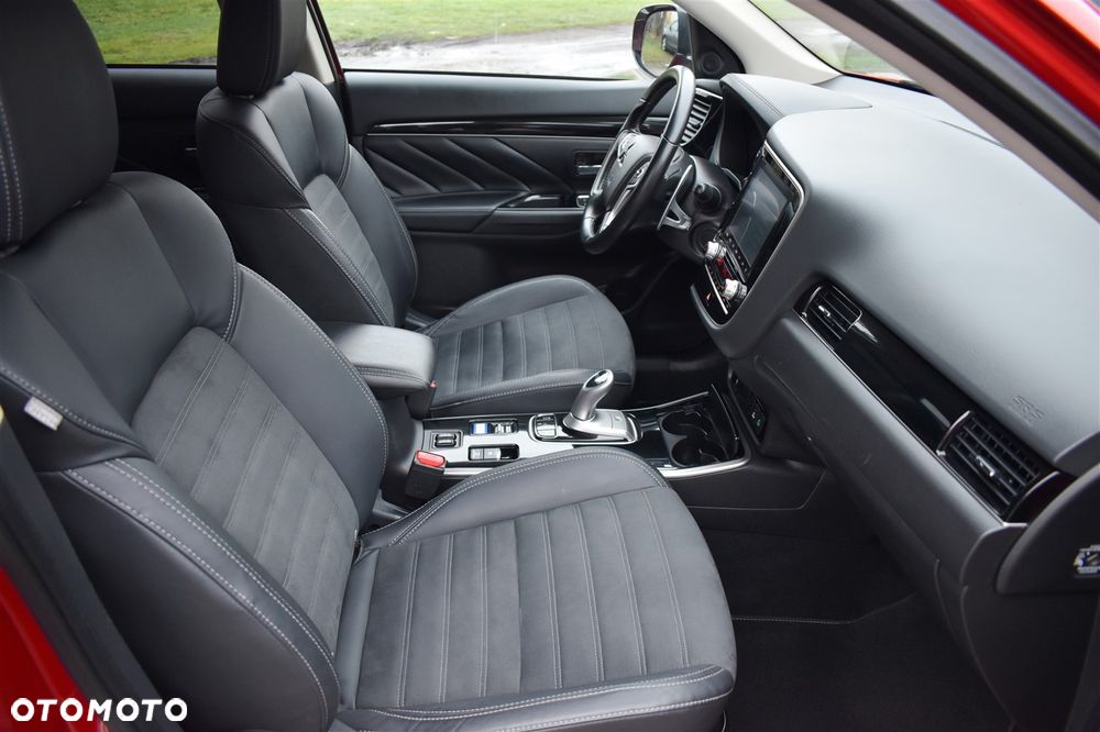 Mitsubishi Outlander Intense + - 25