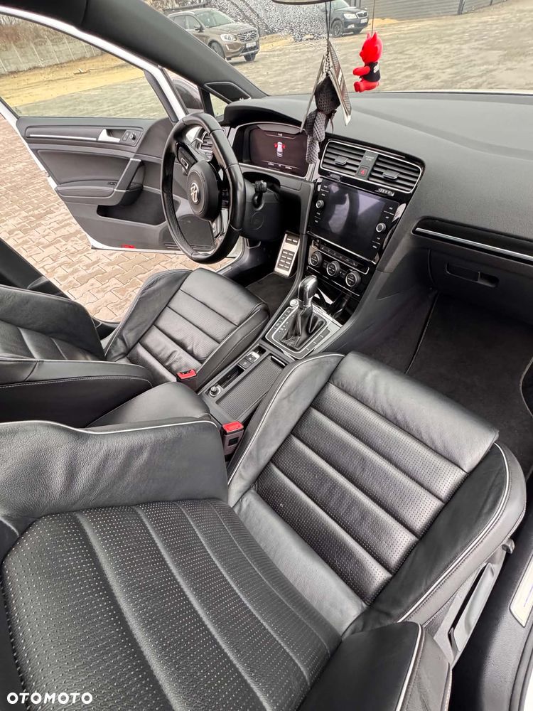 Volkswagen Golf - 18