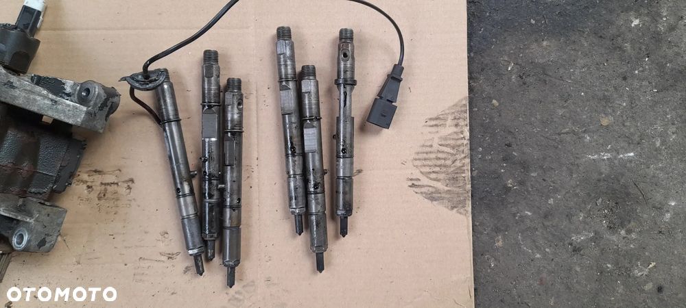 AUDI A6 C5 2,5 TDI wtryskiwacz sterujący 059130202E - 1