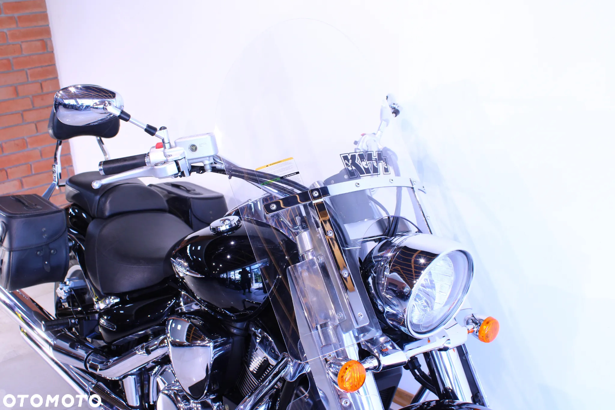 Suzuki Intruder - 15