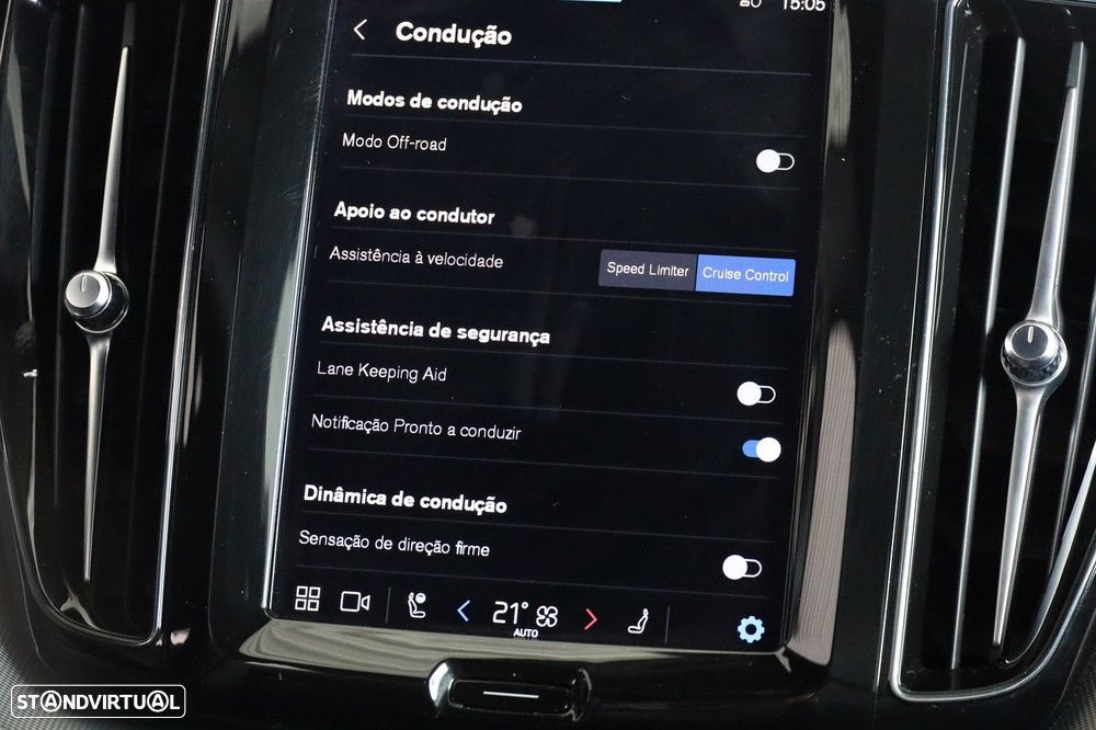 Volvo XC 60 2.0 B4 Plus Dark - 21