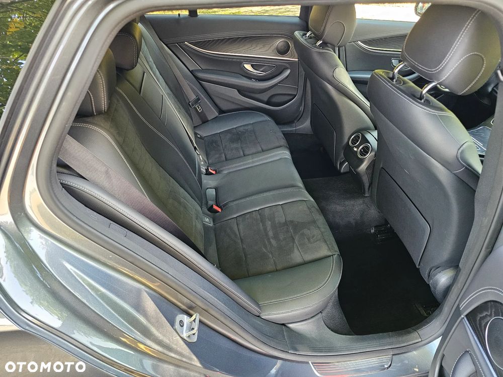 Mercedes-Benz Klasa E 200 d 9G-TRONIC - 24