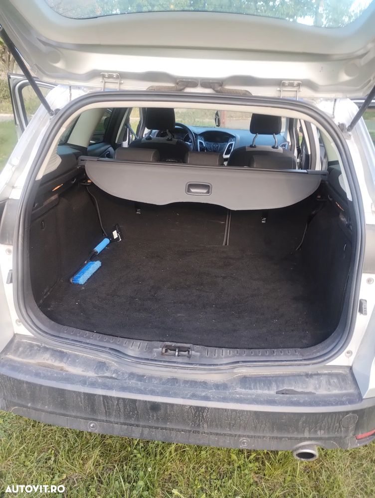 Ford Focus 2.0 TDCI DPF Powershift Titanium - 9