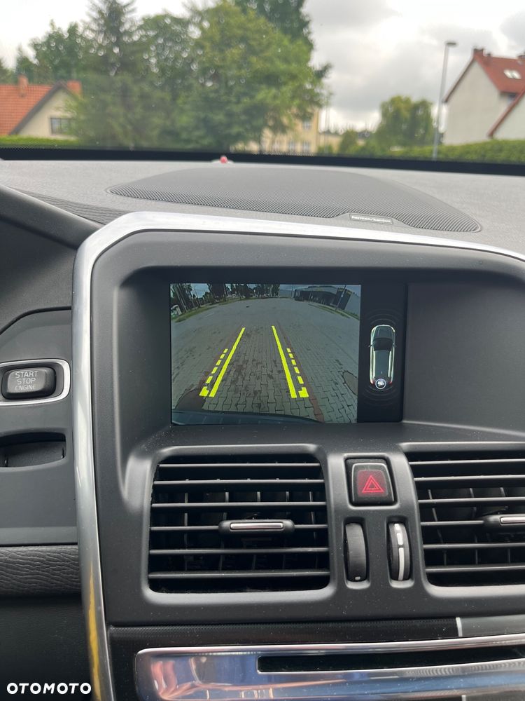 Volvo XC 60 D5 AWD R-Design Momentum - 9