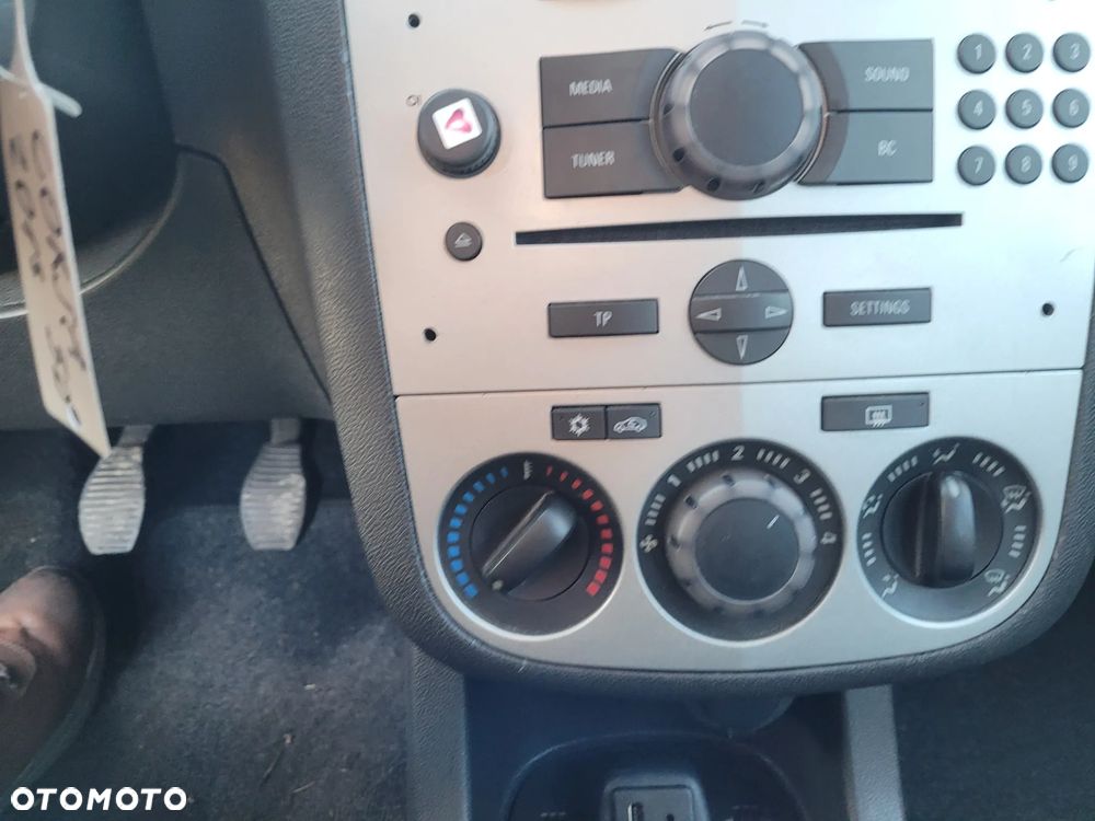 Opel Corsa 1.4 Color Edition - 32