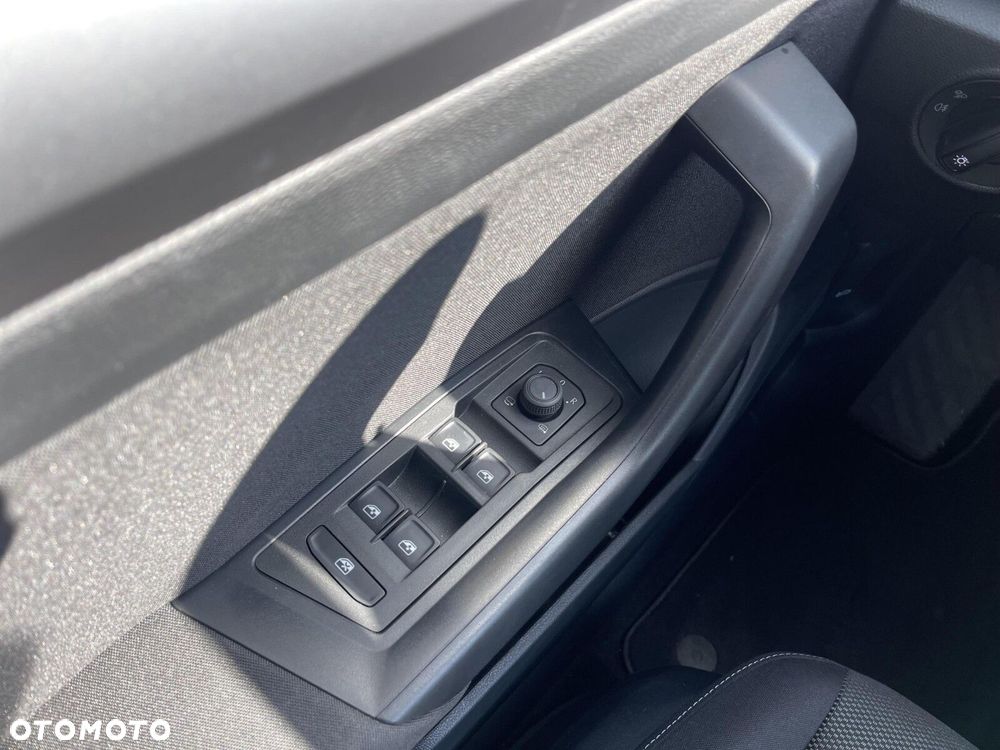 Volkswagen T-Roc - 16