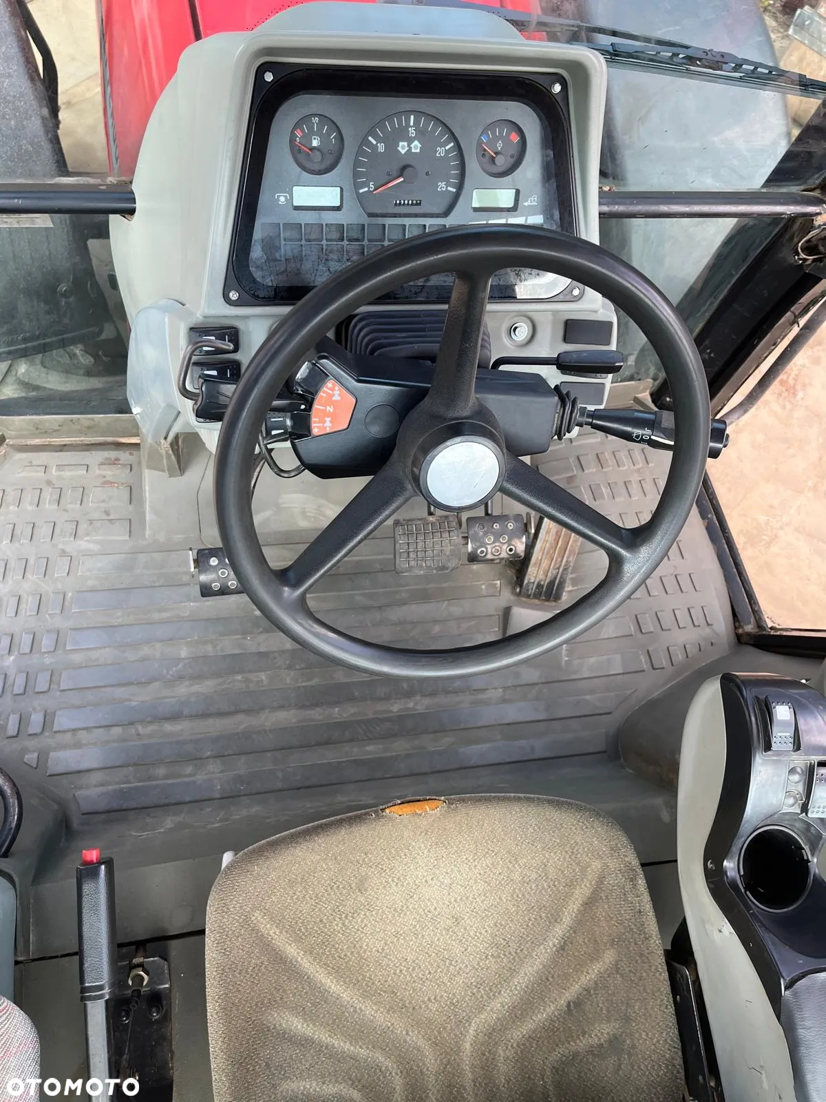 Massey Ferguson 8210 - 9