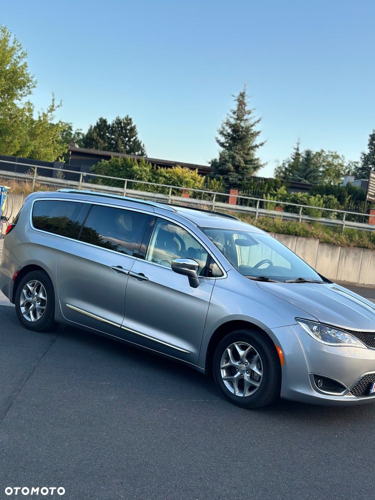 Chrysler Pacifica - 7