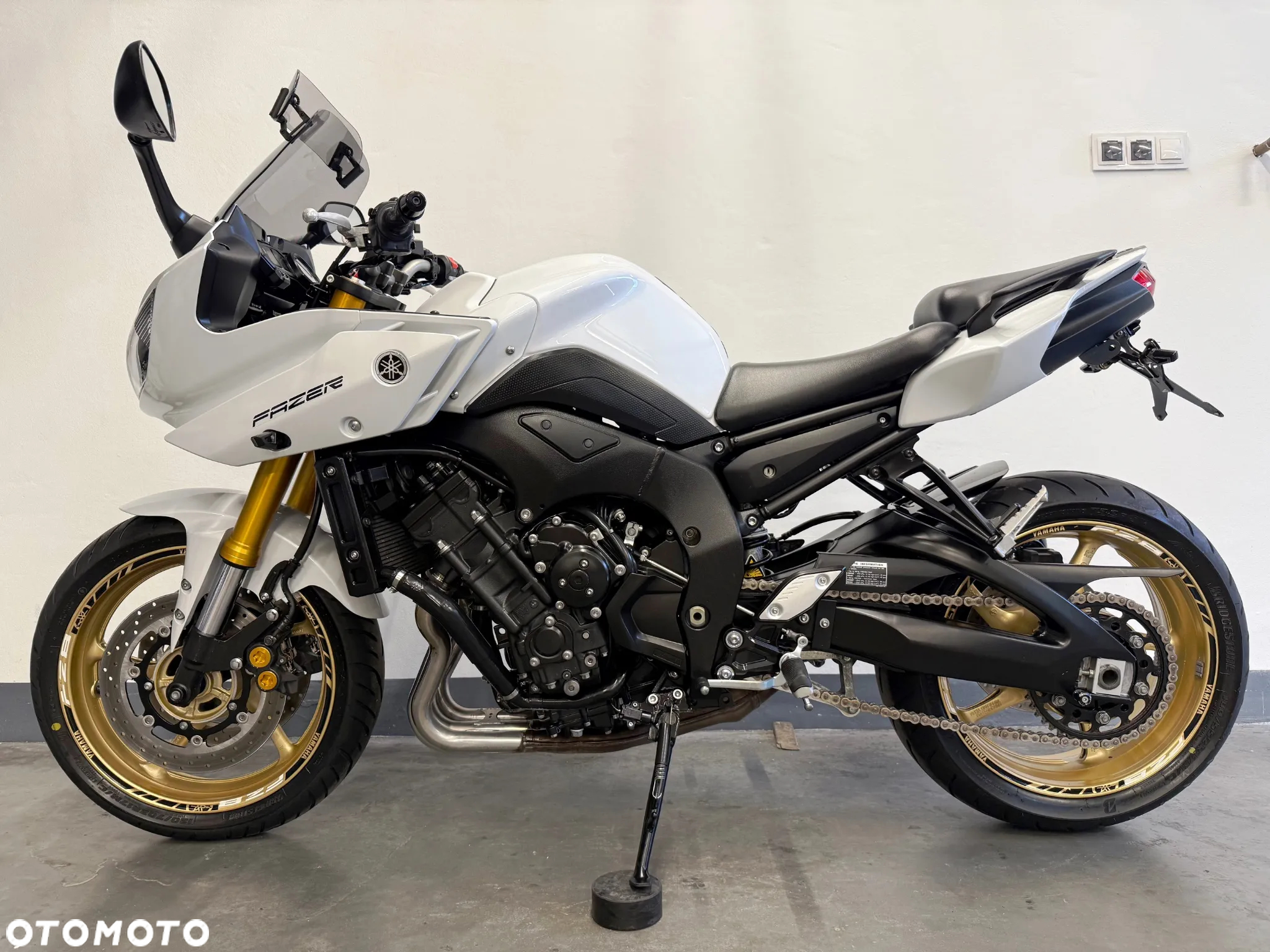 Yamaha FZ8 - 5