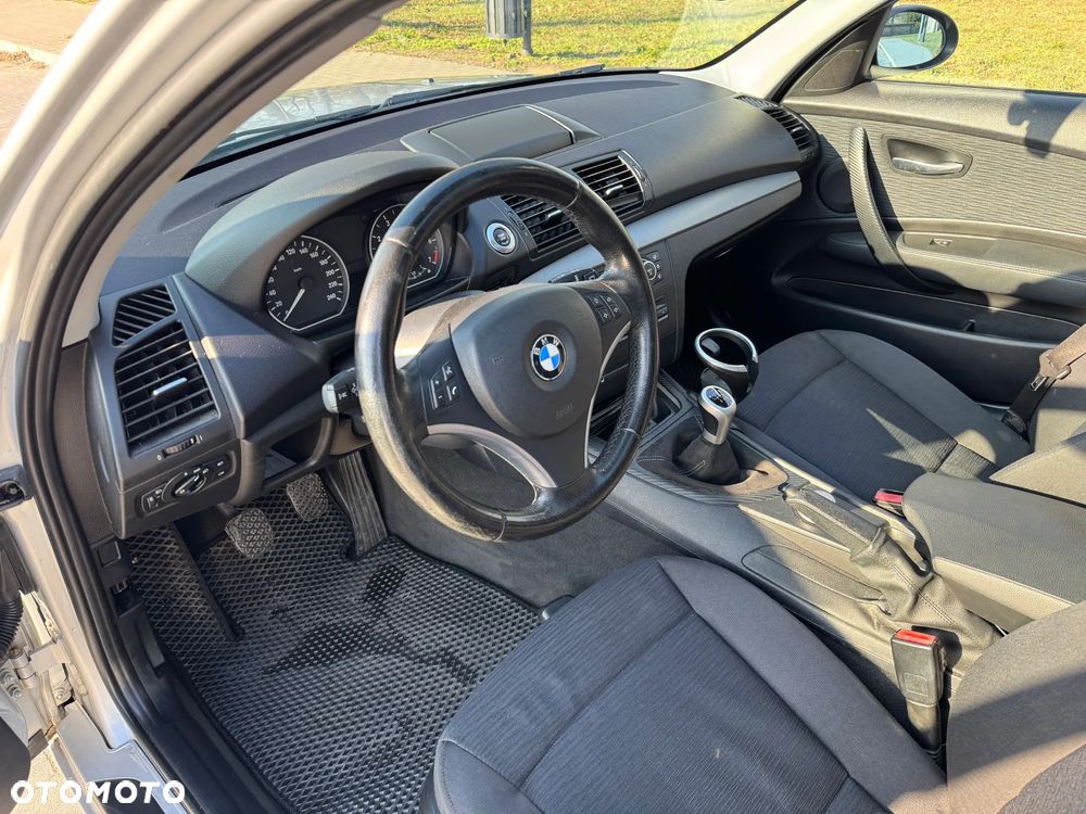 BMW Seria 1 118i Edition Sport - 10