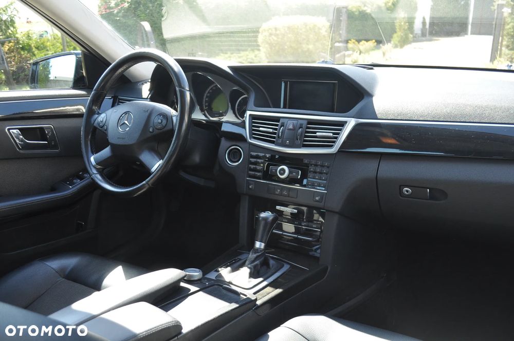 Mercedes-Benz Klasa E 250 CDI 4-Matic BlueEff Avantgarde - 11