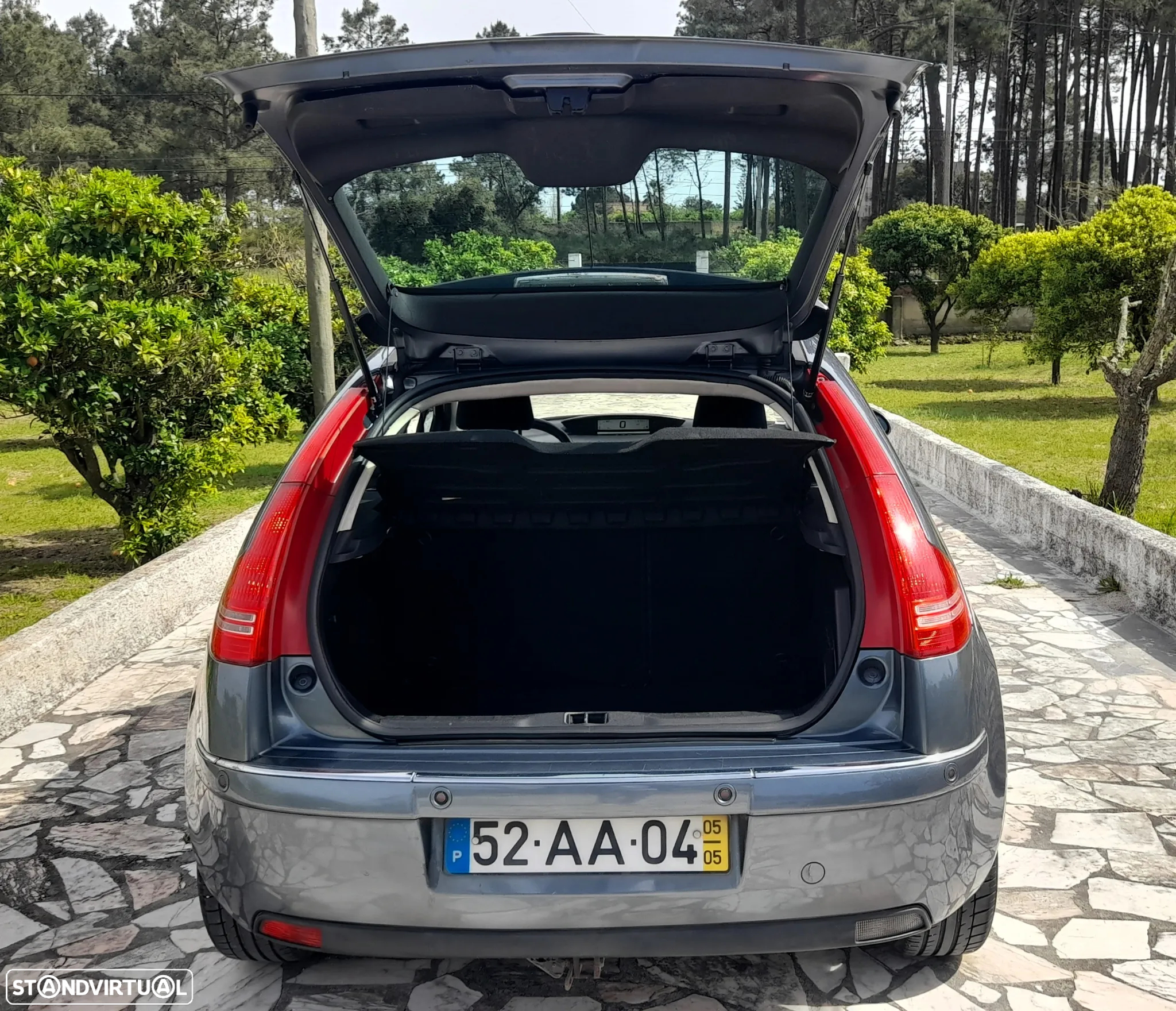 Citroën C4 1.6 HDi 110 Exclusive - 23