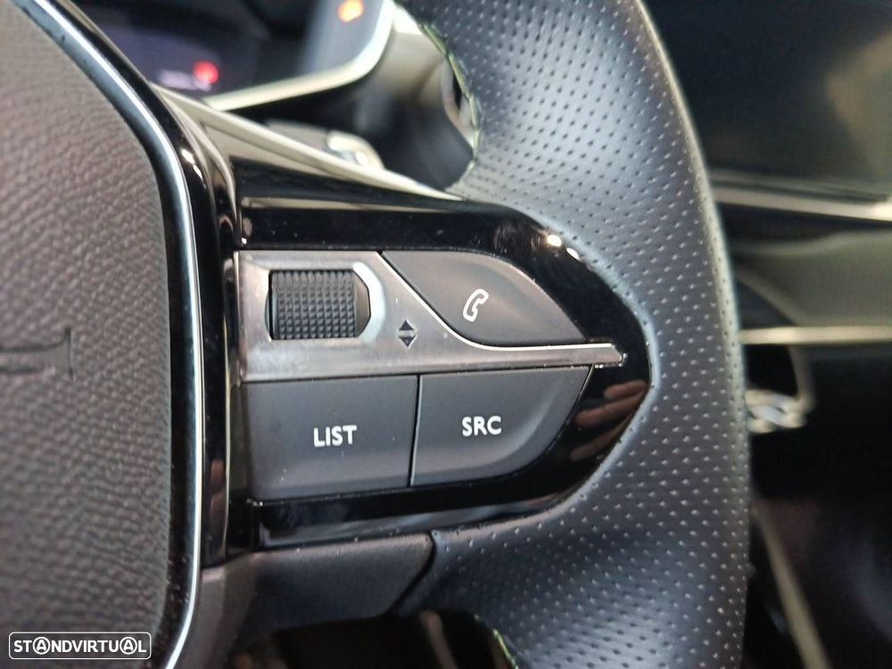 Peugeot 2008 1.2 PureTech GT EAT8 - 17