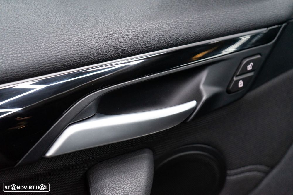 BMW X1 18 d sDrive Line Sport - 16