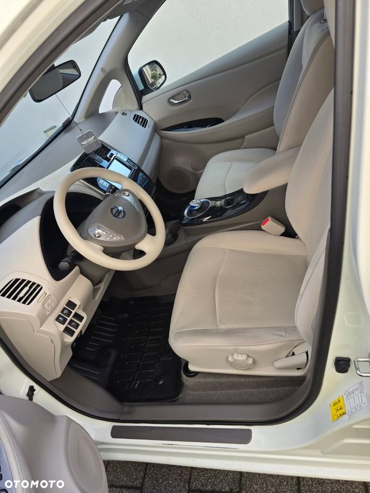 Nissan Leaf 24 kWh (mit Batterie) Visia + - 28