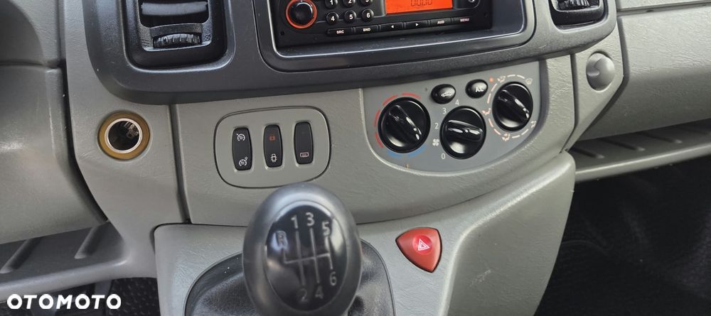 Opel VIVARO LONG KLIMA ORYGINAŁ PRZEBIEG SPRAWNY ZADBANY FULL OPCJA DOPOSAŻONY - 9