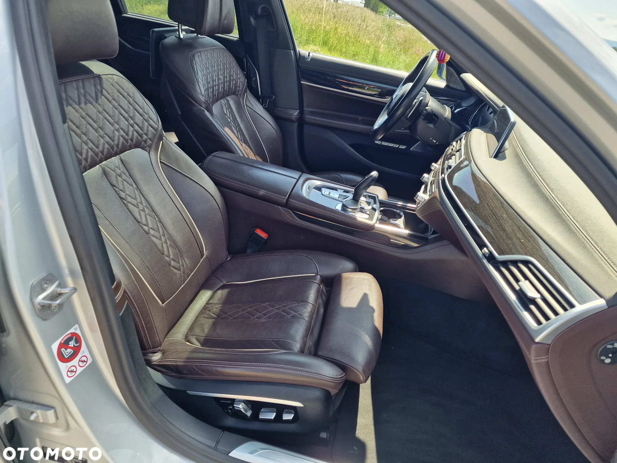BMW Seria 7 750Ld xDrive - 28