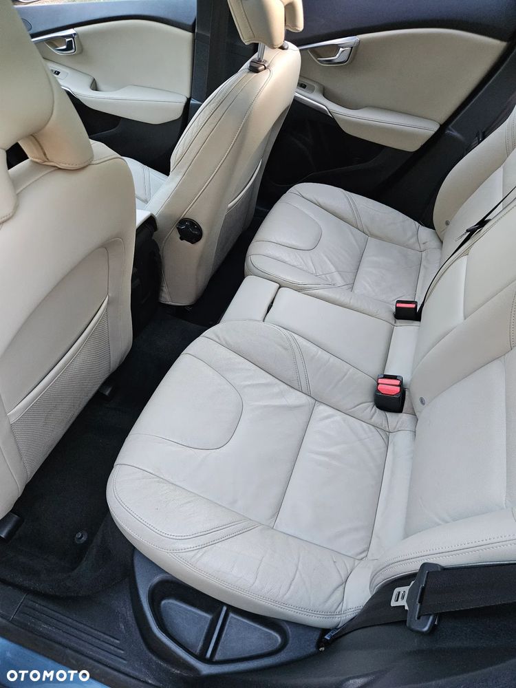 Volvo V40 D4 Momentum - 7