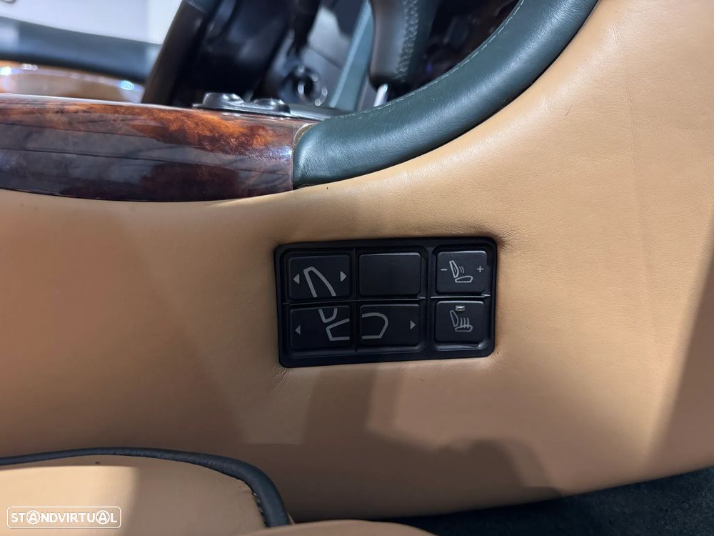 Aston Martin DB7 Vantage Volante - 36