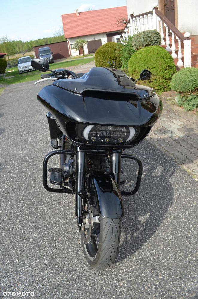 Harley-Davidson Touring Street Glide - 32