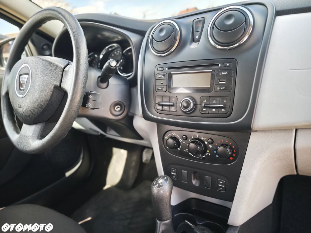 Dacia Logan 1.2 16V 75 Essentiel - 3