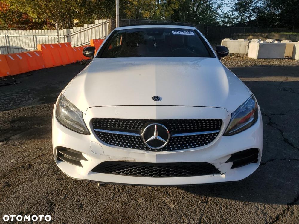 Mercedes-Benz Klasa C 300 9G-TRONIC - 6