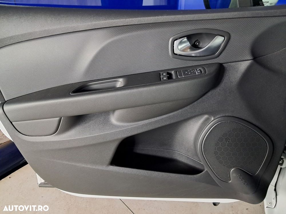 Renault Clio - 21