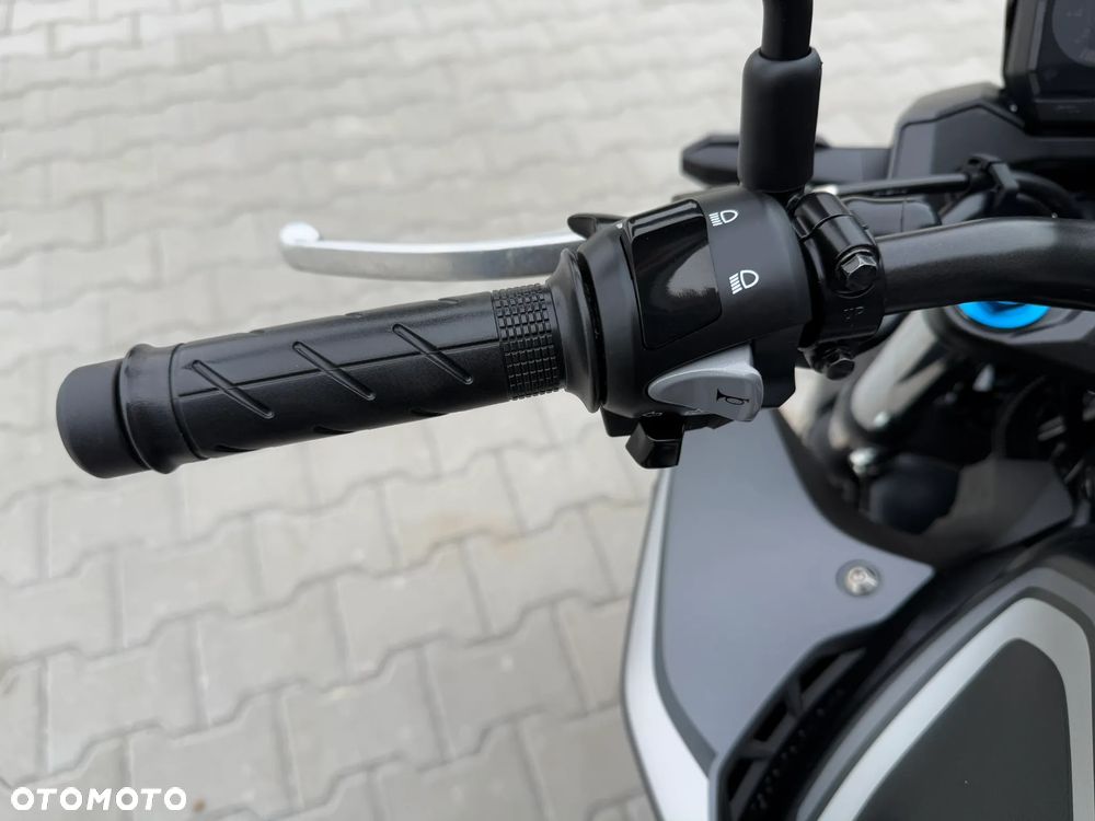 Honda CB - 10
