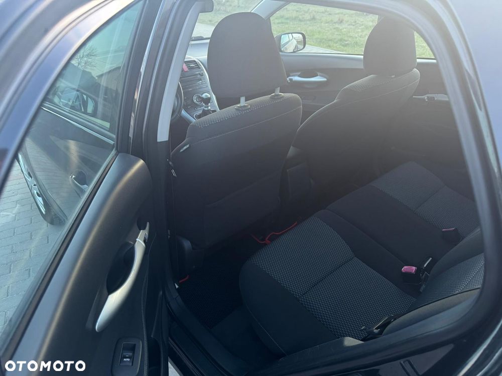 Toyota Auris 1.33 VVT-i Terra - 12
