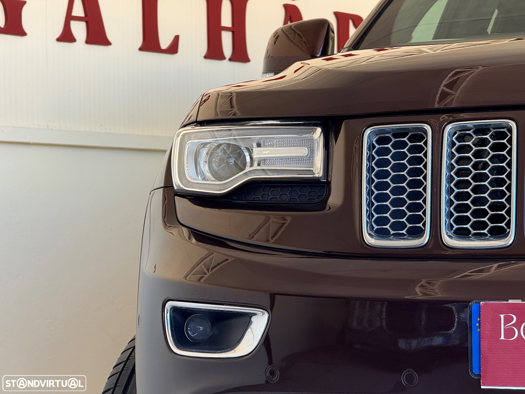 Jeep Grand Cherokee 5.7 V8 HEMI 4WD Auto Summit - 8