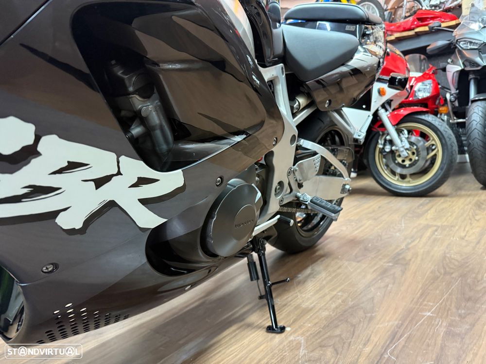 Honda CBR 900 RR - 22