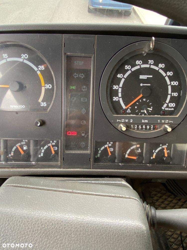 Nissan T200 - 5