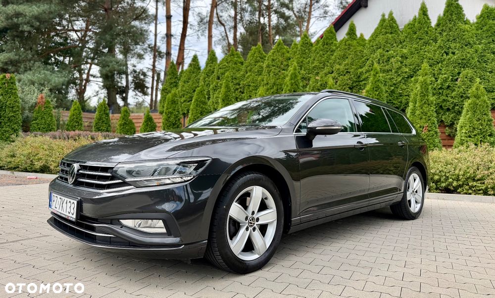 Volkswagen Passat Variant 2.0 TDI SCR DSG Business - 8