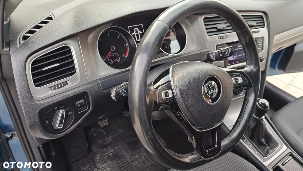 Volkswagen Golf VI 1.6 TDI BlueMot Comfortline - 39