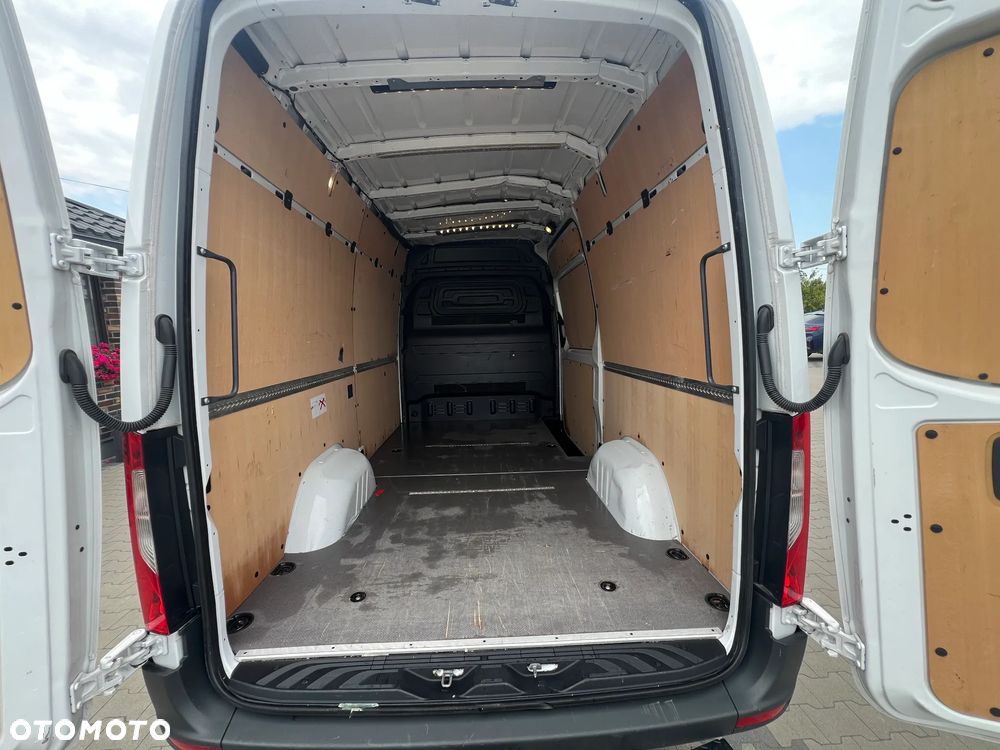 Mercedes-Benz Sprinter L2 - 10
