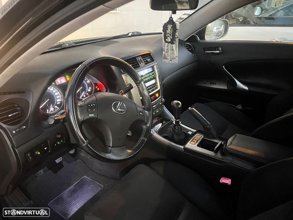 Lexus IS 220 - 2